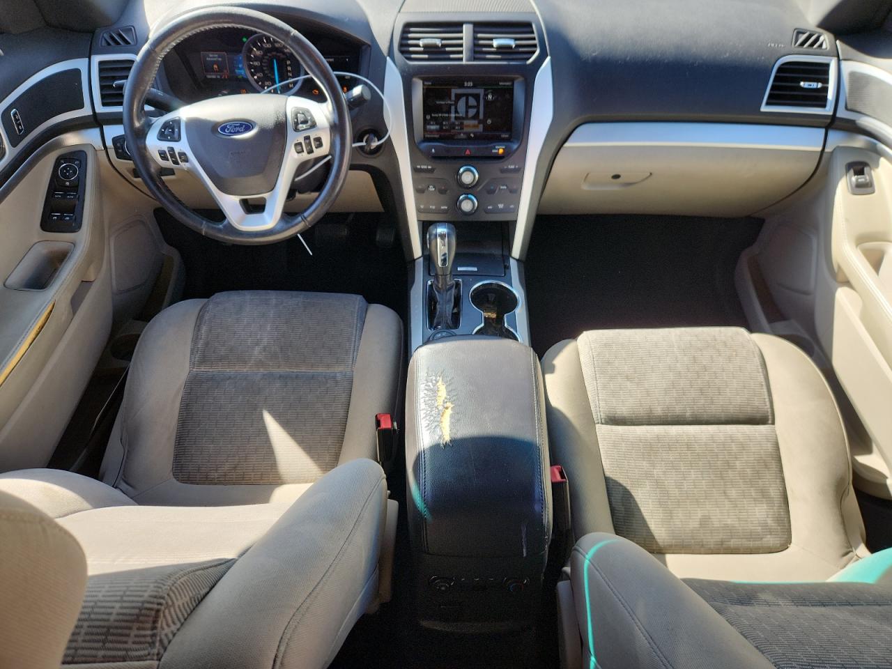 Ford Explorer Xlt Image 4