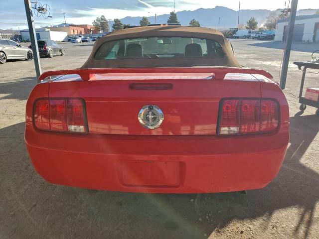 Ford Mustang Image 4