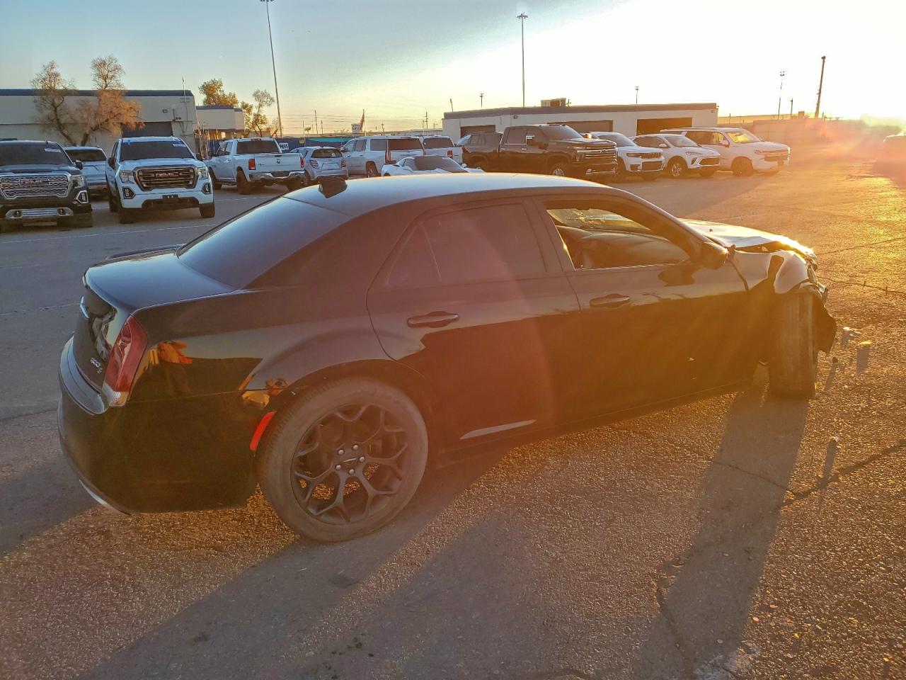 Chrysler 300 S Image 2