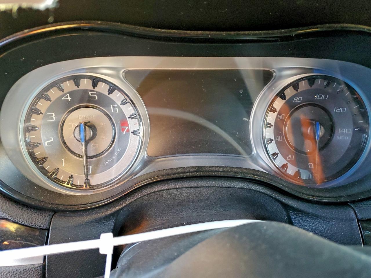 Chrysler 300 S Image 3