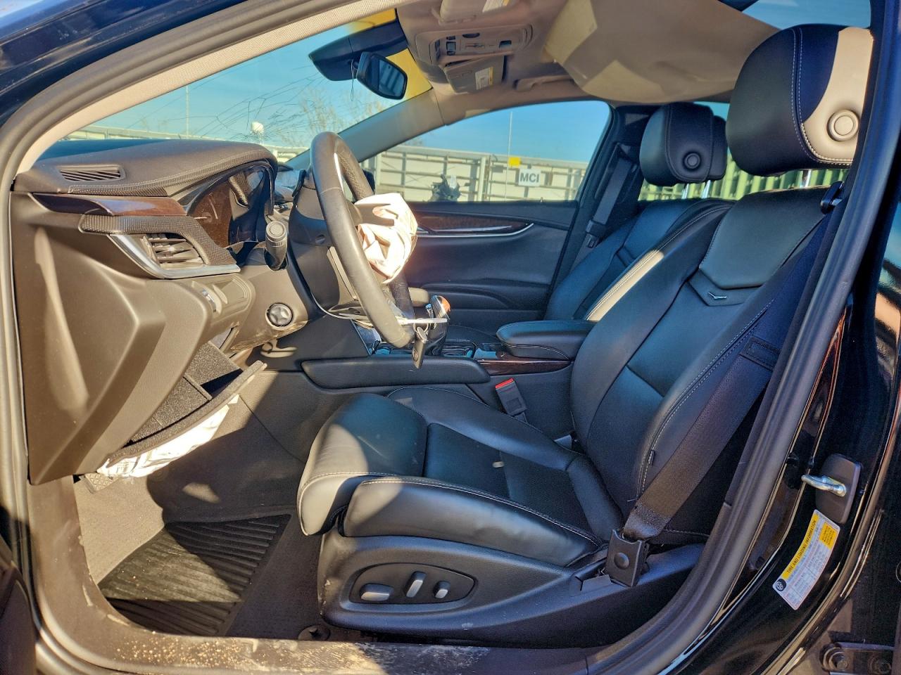 Cadillac XTS Luxury Collection Image 12