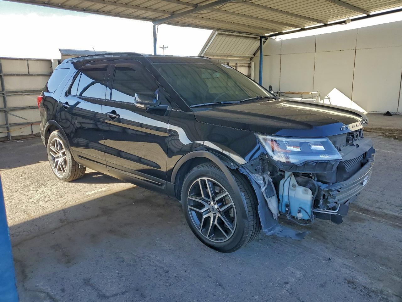 Ford Explorer Sport Image 4