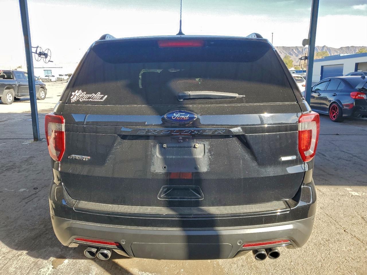 Ford Explorer Sport Image 5