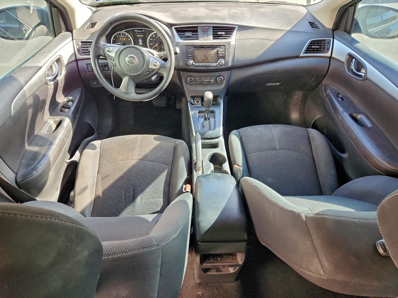 Nissan Sentra S Image 8