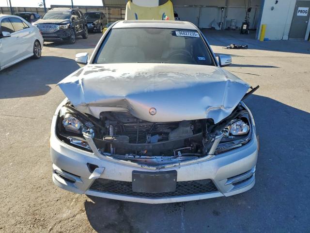 Mercedes-Benz C-Class 250 Image 11