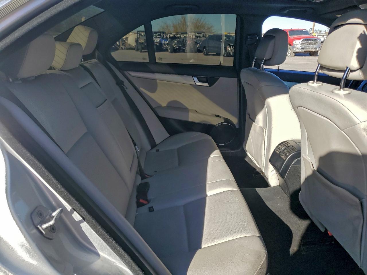 Mercedes-Benz C-Class 250 Image 4