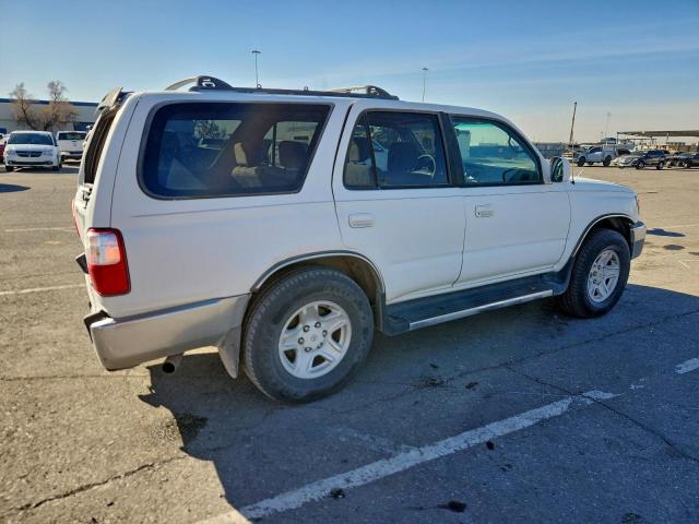 Toyota 4Runner Sr5 Image 4