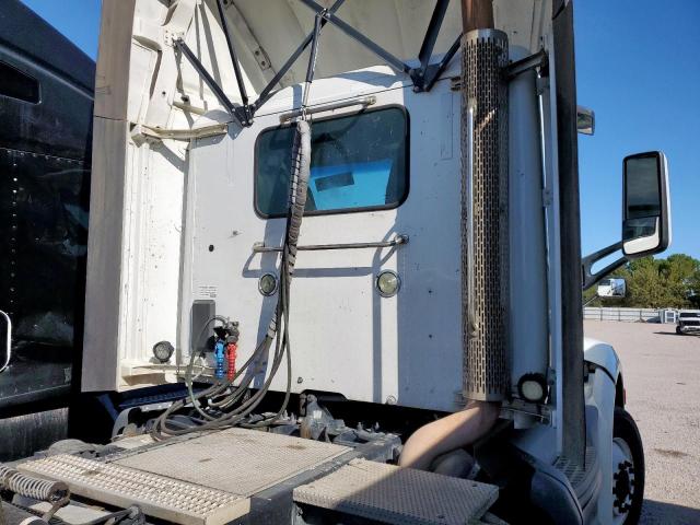 Peterbilt Tractor 579 Image 10