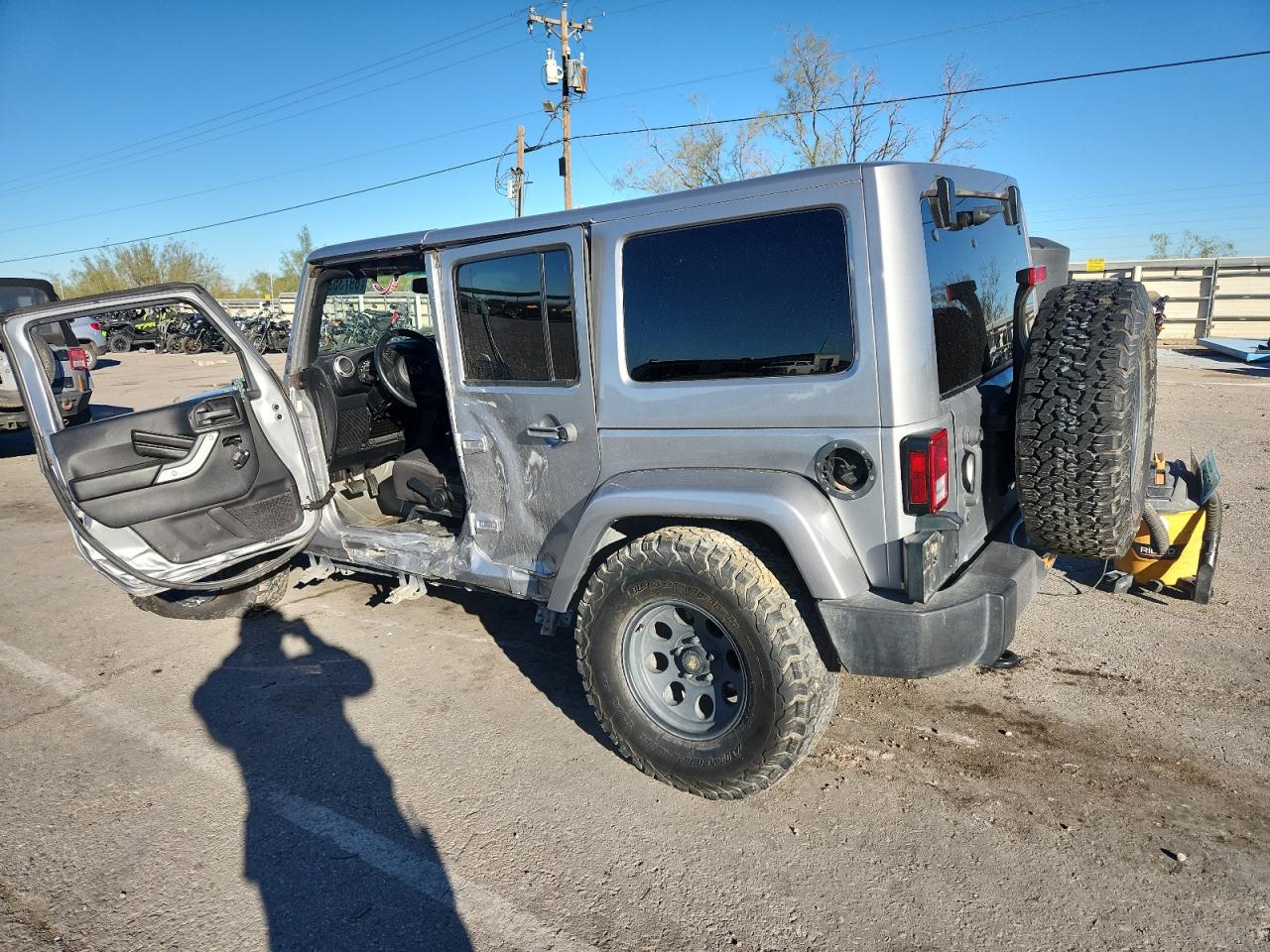 Jeep Wrangler Sahara Image 9