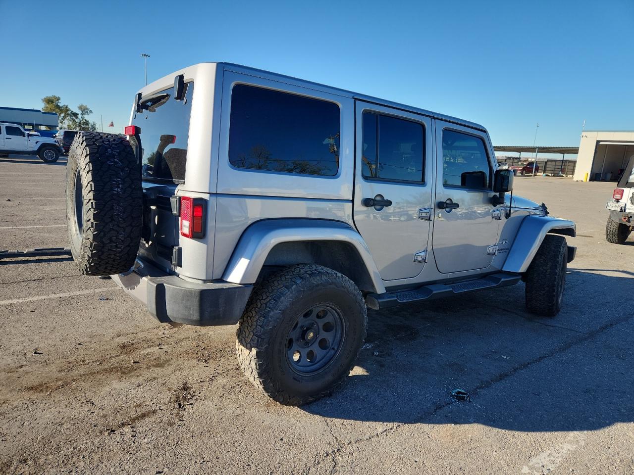 Jeep Wrangler Sahara Image 7
