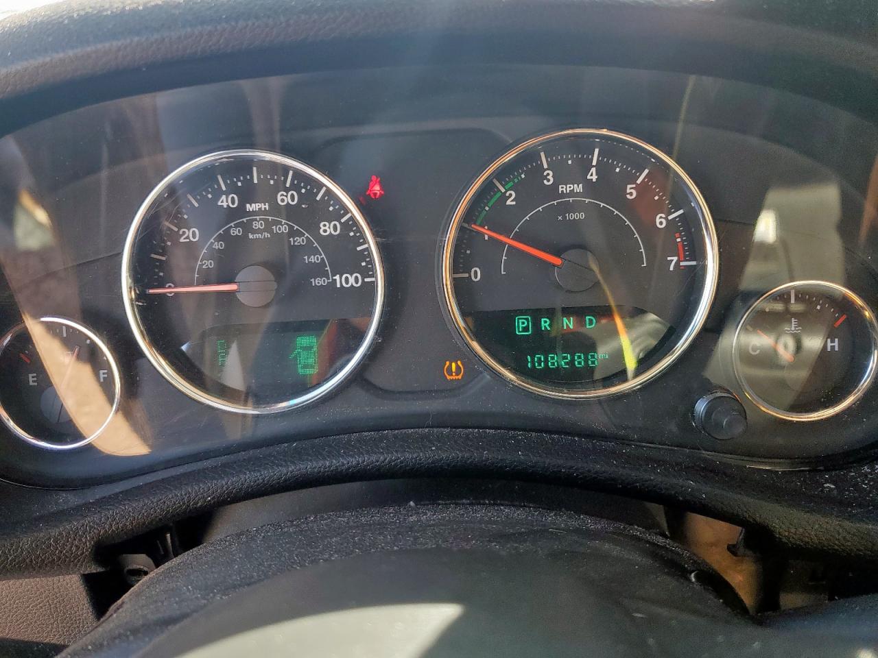 Jeep Wrangler Sahara Image 11