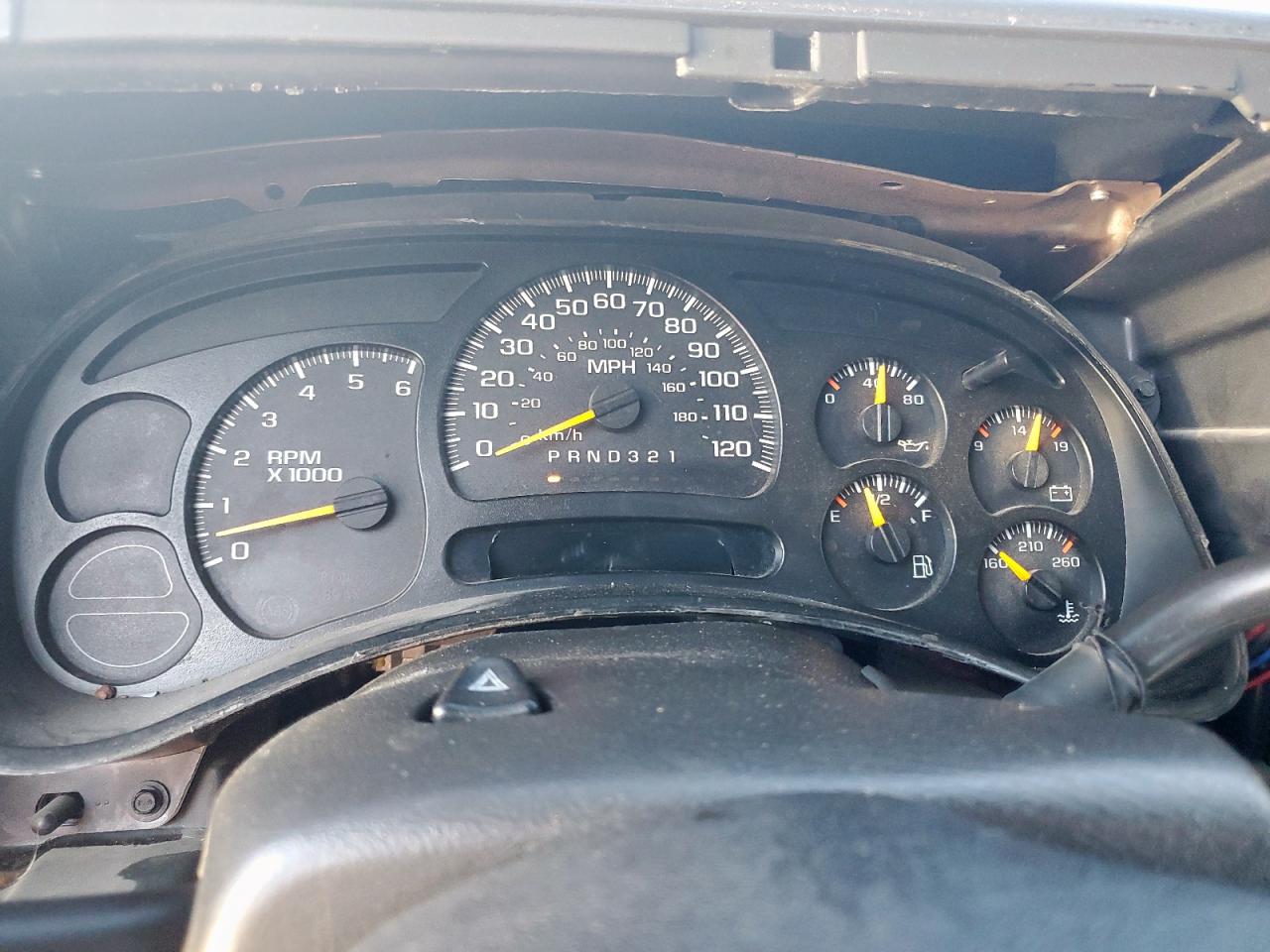 Chevrolet Silverado C1500 Image 3