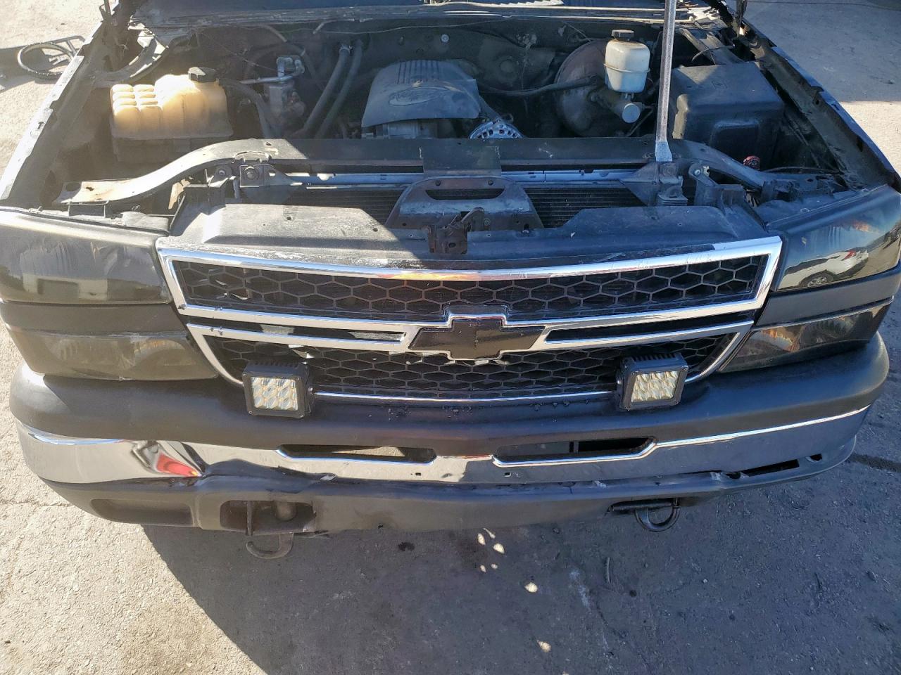 Chevrolet Silverado C1500 Image 10