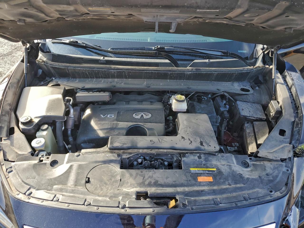 INFINITI Qx Luxe Image 3