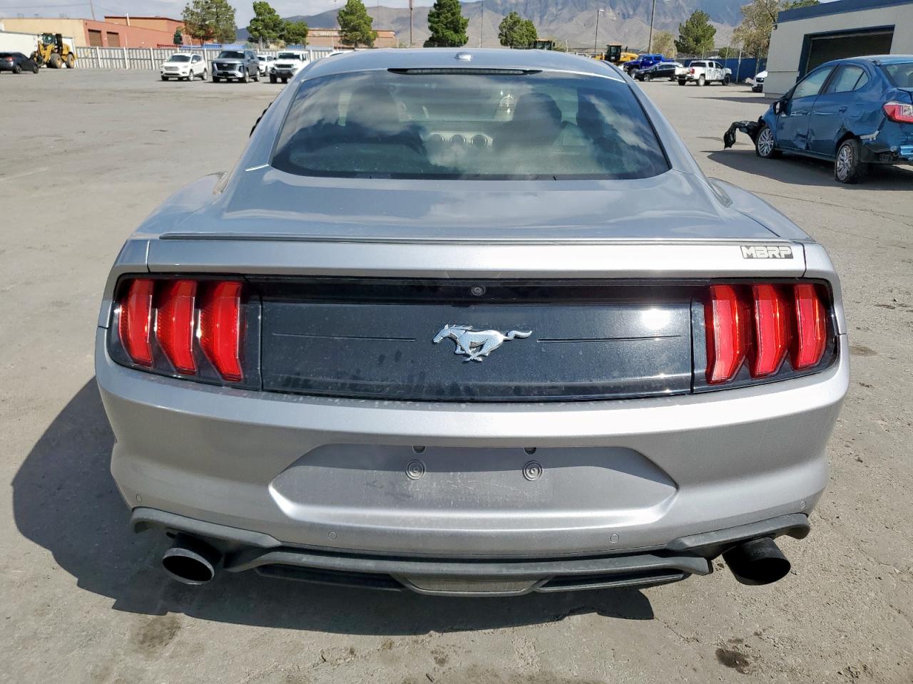 Ford Mustang Image 7
