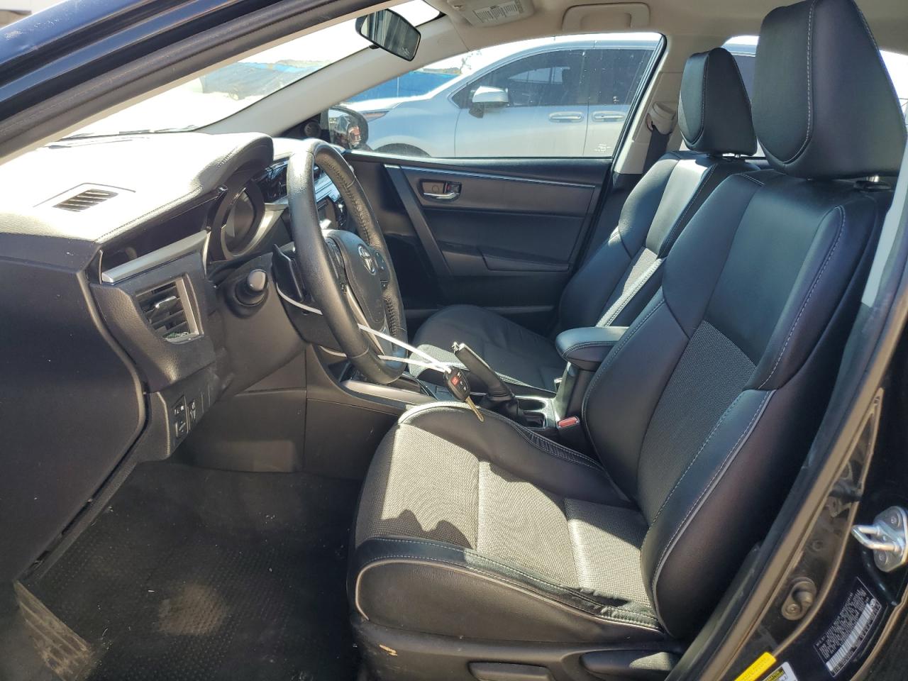 Toyota Corolla L Image 7