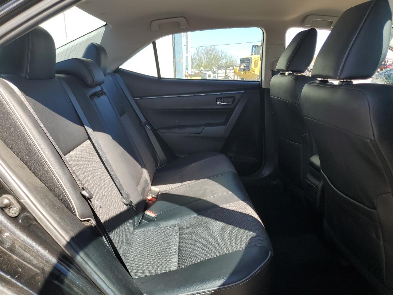 Toyota Corolla L Image 5