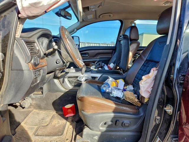 Nissan Titan Sl Image 8