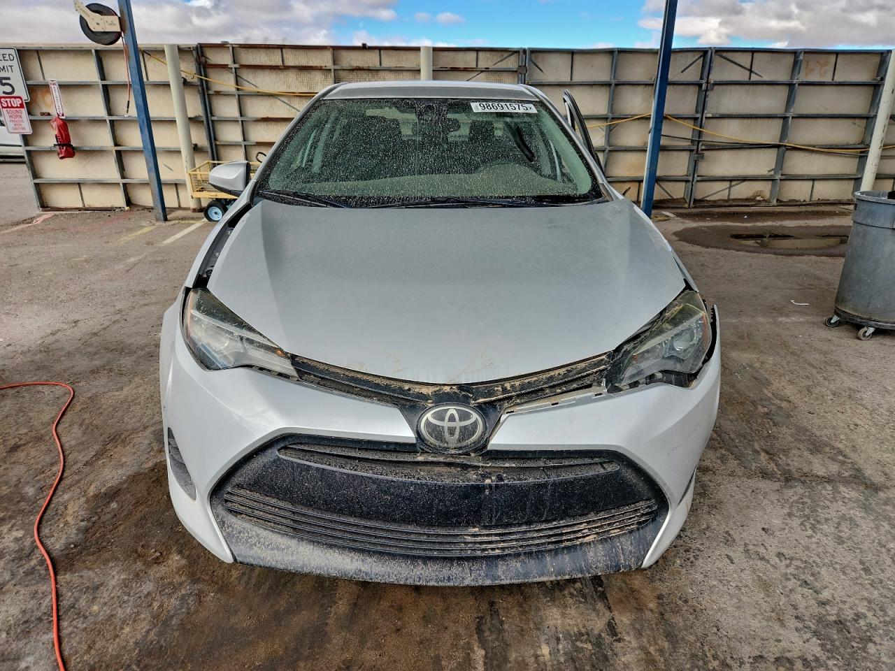 Toyota Corolla L Image 11