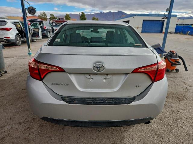 Toyota Corolla L Image 6