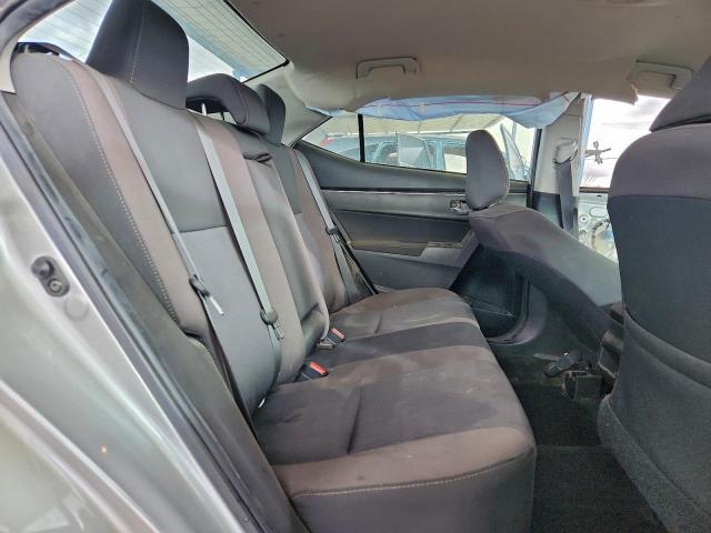 Toyota Corolla L Image 10