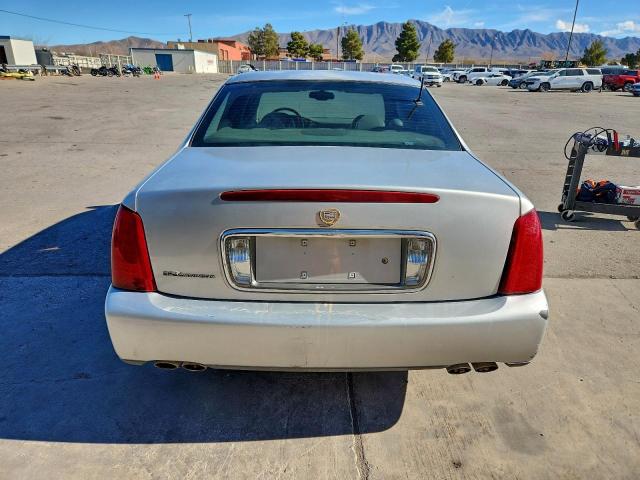 Cadillac DeVille Image 8
