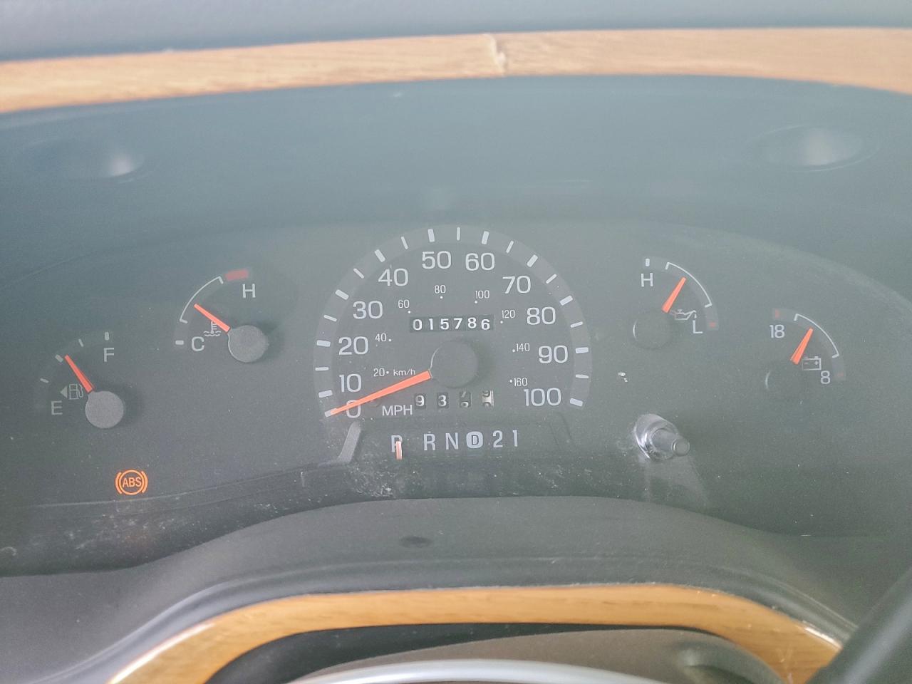 Ford Econoline E450 Super Duty Cutaway Van Image 9