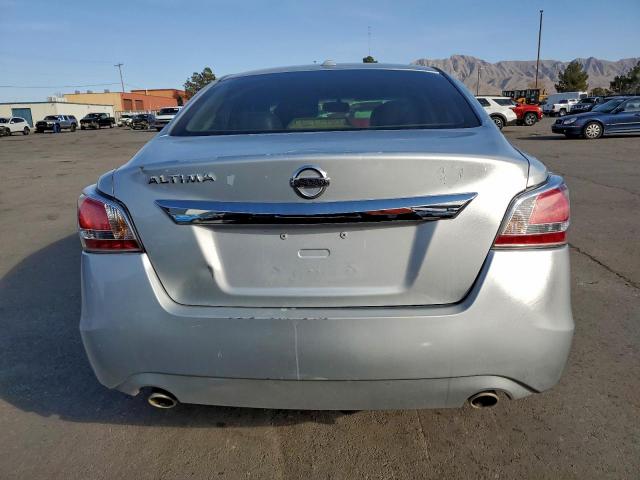 Nissan Altima 2.5 Image 8