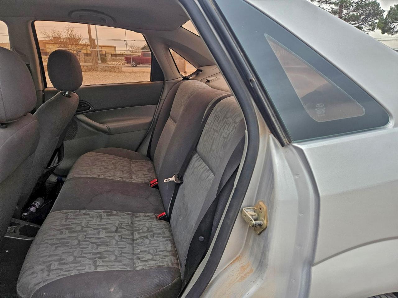 Ford Focus Zx4 Image 6