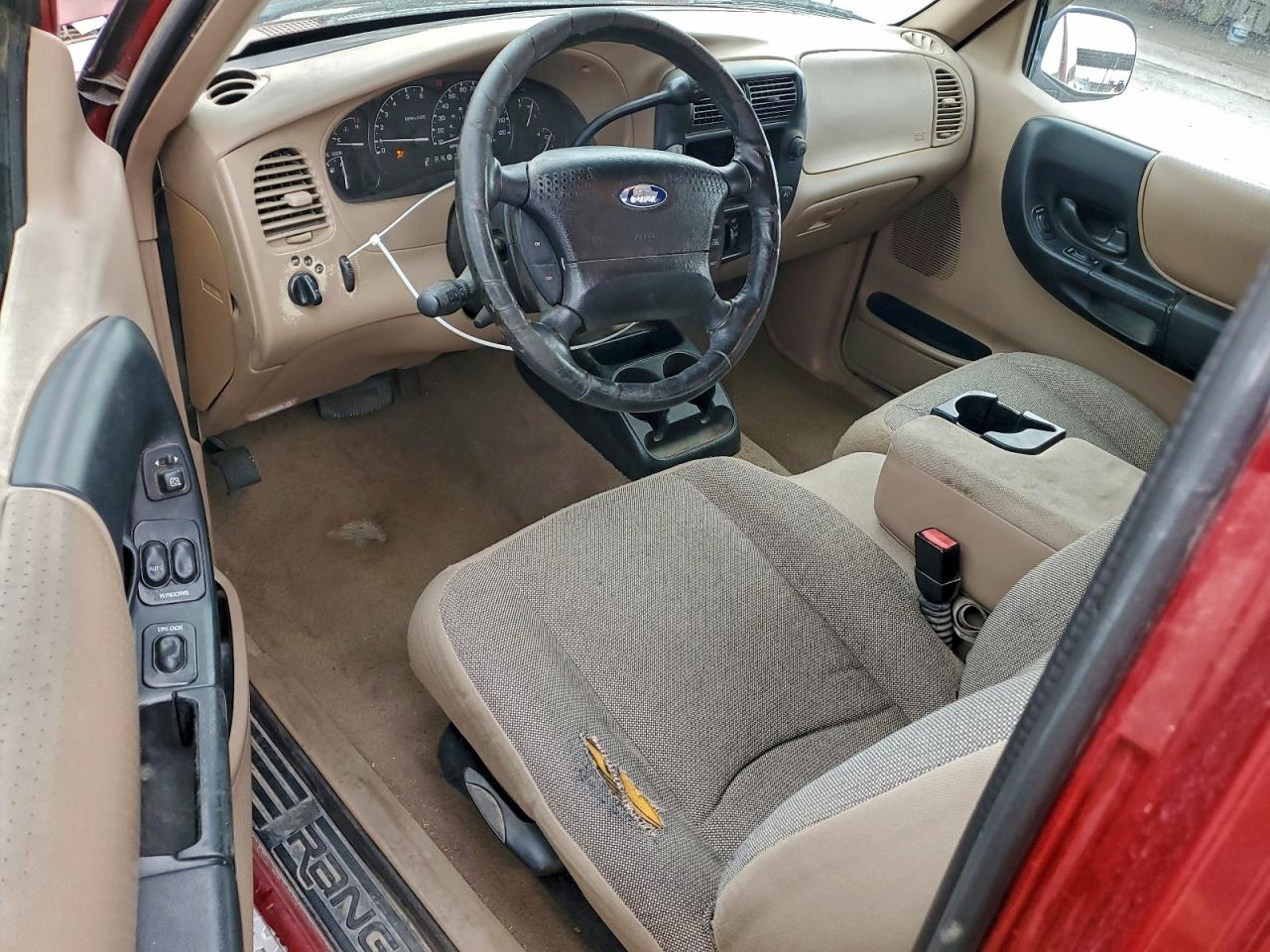 Ford Ranger Super Cab Image 2