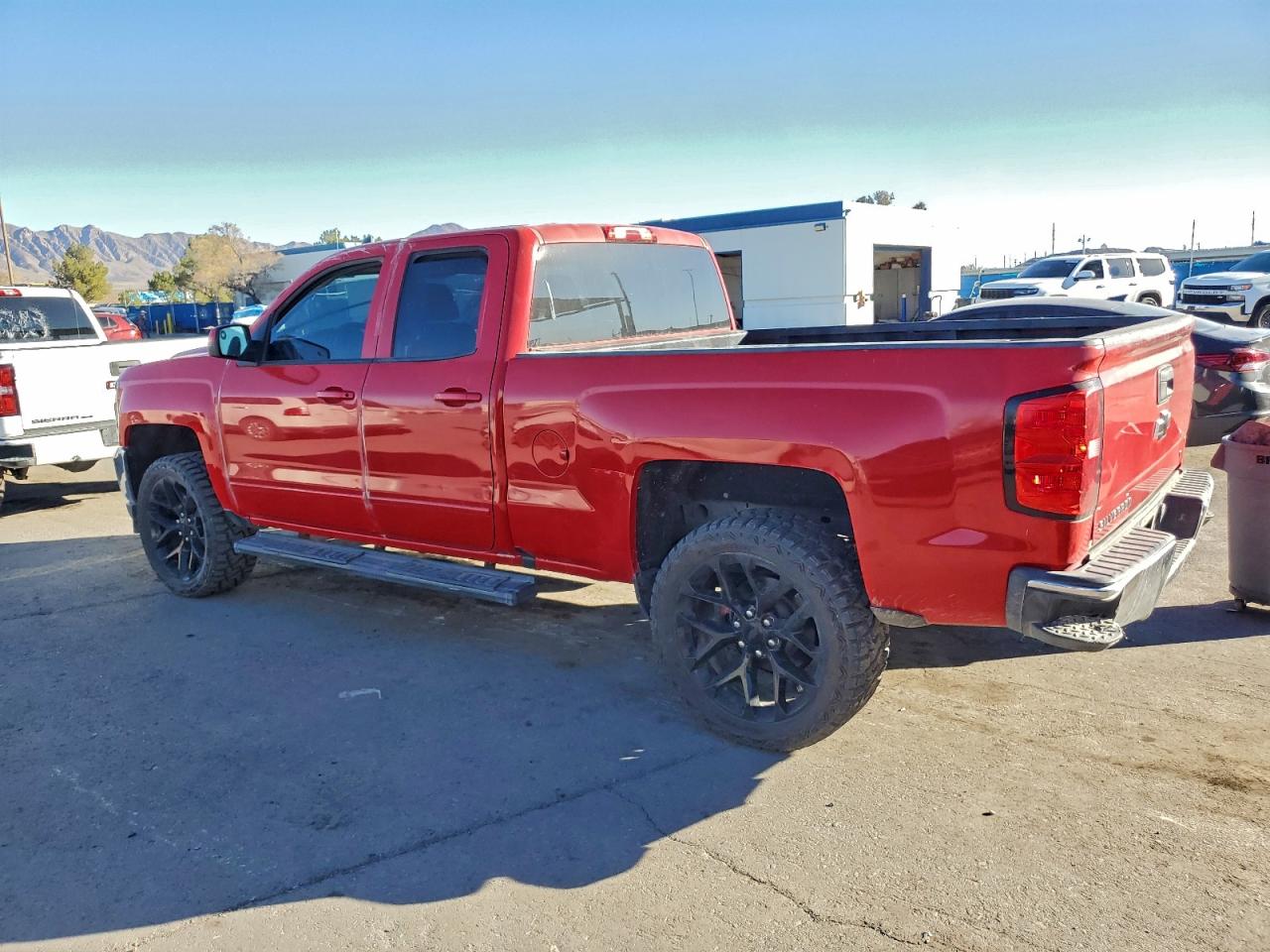 Chevrolet Silverado C1500 Lt Image 2